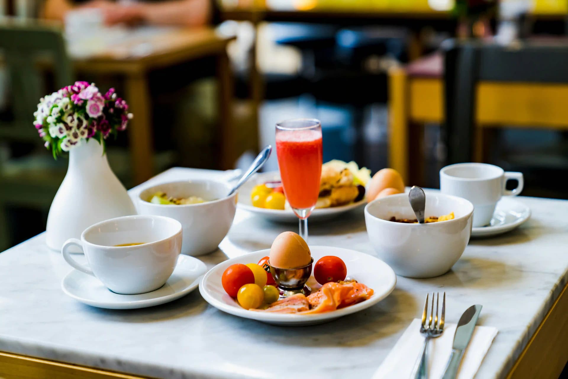 Ceramic tableware for hotels and resorts